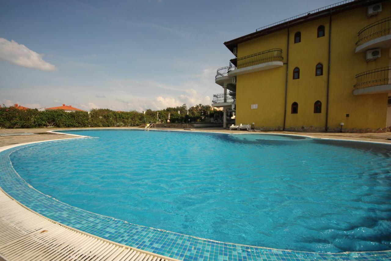 Menada Green Hills Apartments Созополь Экстерьер фото