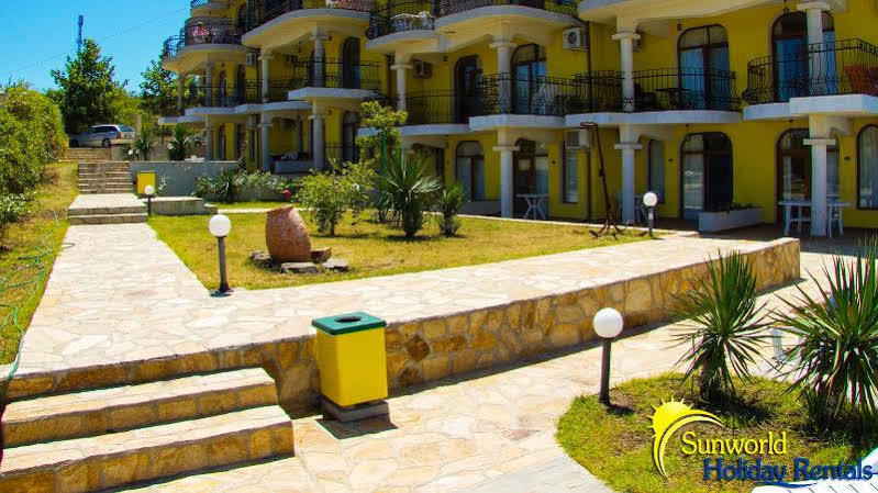 Menada Green Hills Apartments Созополь Экстерьер фото