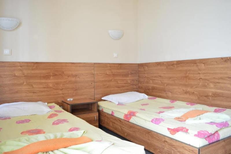 Menada Green Hills Apartments Созополь Экстерьер фото