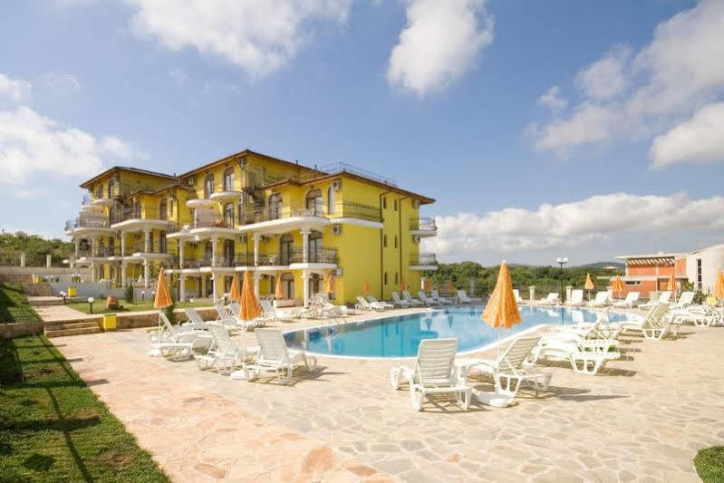 Menada Green Hills Apartments Созополь Экстерьер фото