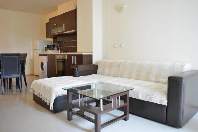 Menada Green Hills Apartments Созополь Экстерьер фото