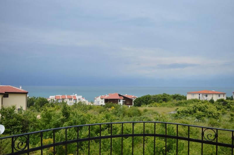 Menada Green Hills Apartments Созополь Экстерьер фото