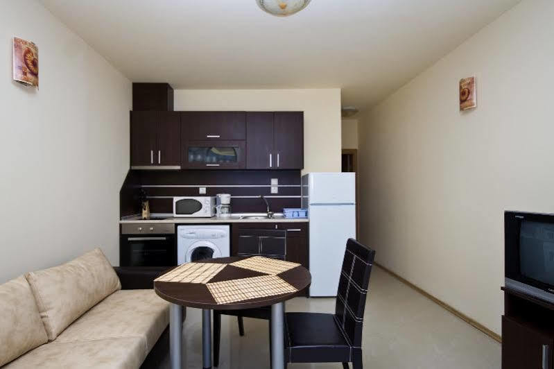 Menada Green Hills Apartments Созополь Экстерьер фото
