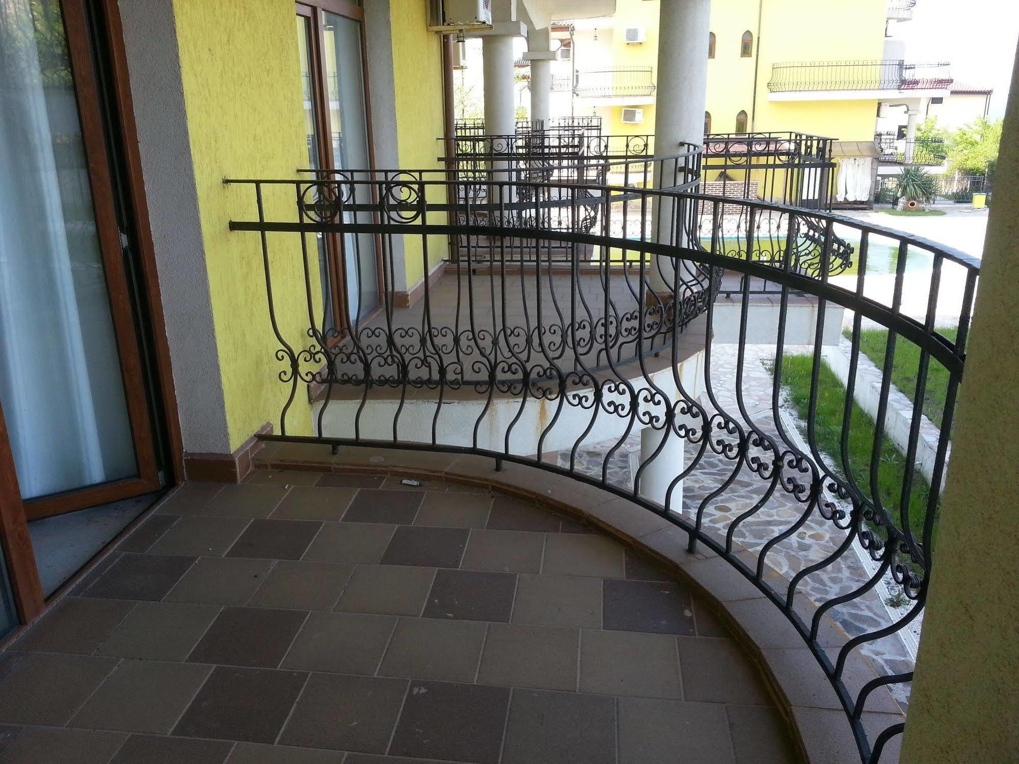 Menada Green Hills Apartments Созополь Экстерьер фото