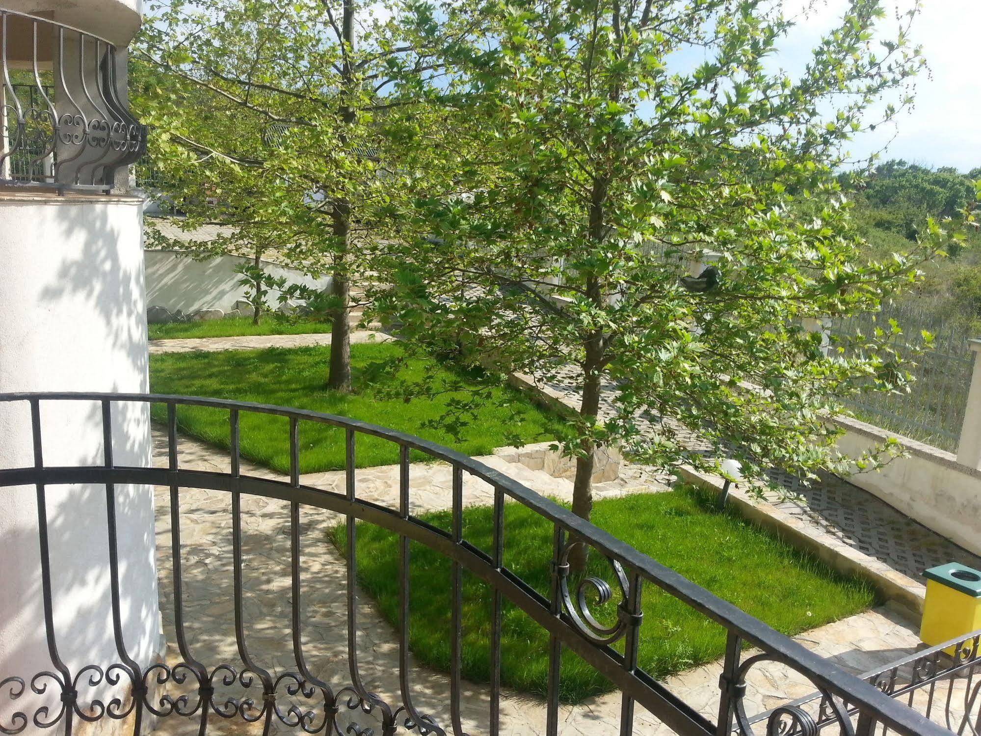 Menada Green Hills Apartments Созополь Экстерьер фото