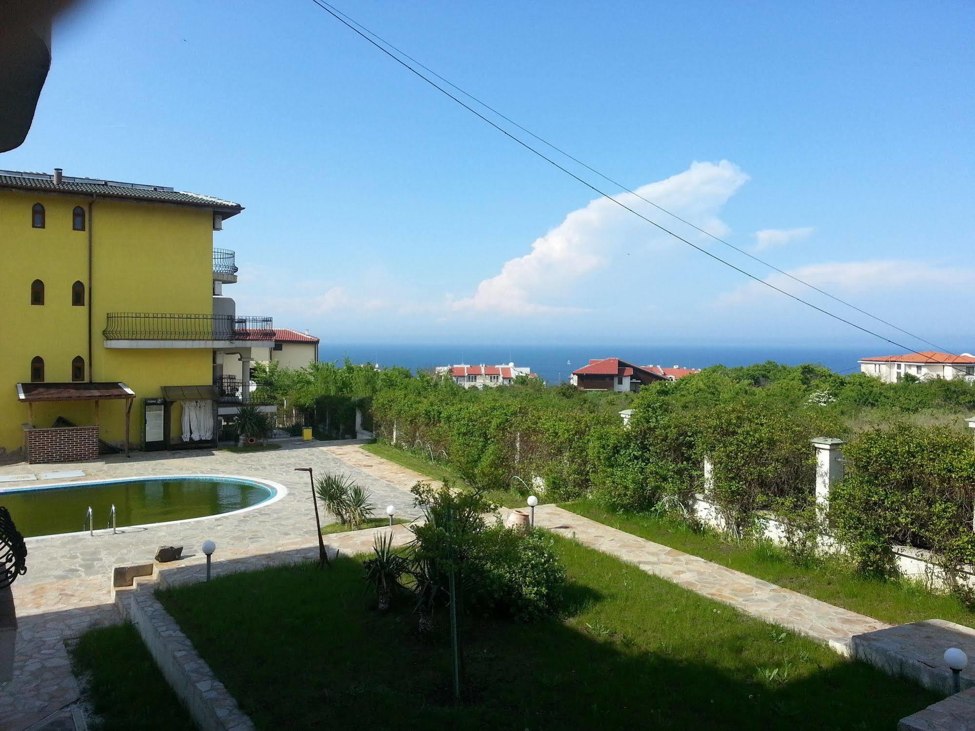 Menada Green Hills Apartments Созополь Экстерьер фото